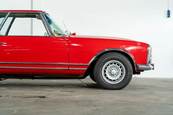 Foto 33 van fotogallerij Mercedes-Benz 280SL uit 1968