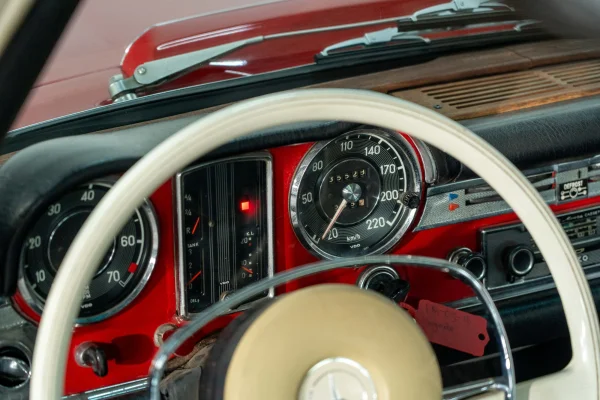 Foto 42 van fotogallerij Mercedes-Benz 280SL uit 1968