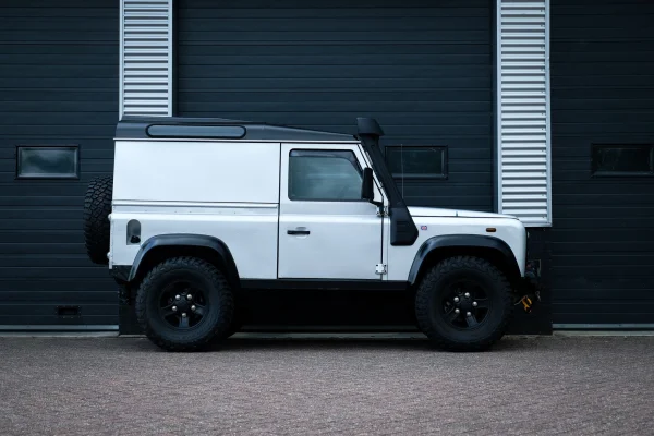 Foto 4 van fotogallerij Land Rover Defender 90