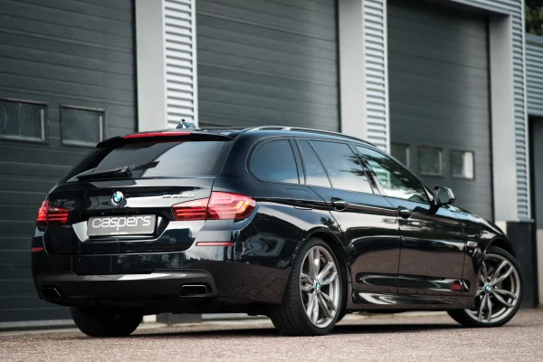 Foto 1 van fotogallerij BMW M550D xDrive Touring uit 2016