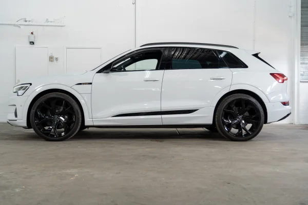 Foto 8 van fotogallerij Audi E-Tron 55 Quattro S-Line Pro Line Plus uit 2019