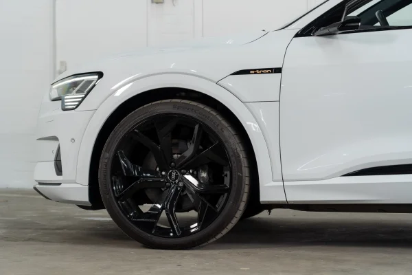 Foto 17 van fotogallerij Audi E-Tron 55 Quattro S-Line Pro Line Plus uit 2019