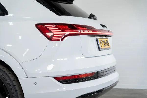 Foto 14 van fotogallerij Audi E-Tron 55 Quattro S-Line Pro Line Plus uit 2019