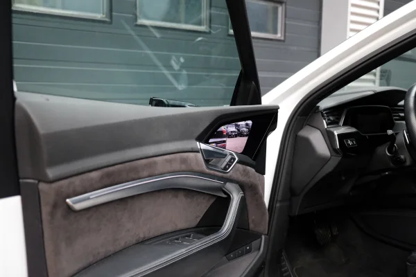 Foto 20 van fotogallerij Audi E-Tron 55 Quattro S-Line Pro Line Plus uit 2019