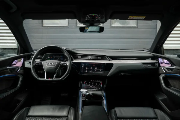 Foto 27 van fotogallerij Audi E-Tron 55 Quattro S-Line Pro Line Plus uit 2019