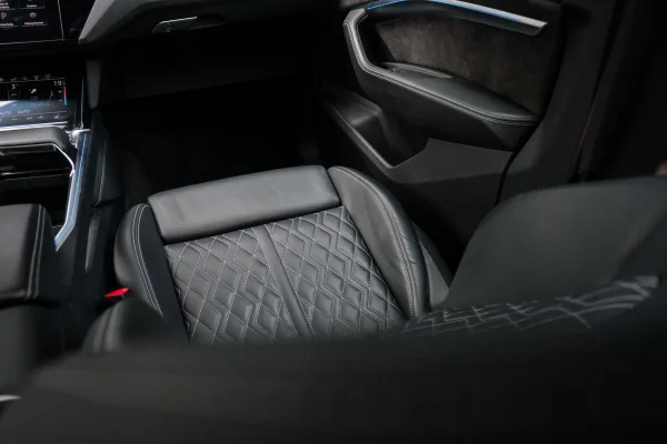 Foto 36 van fotogallerij Audi E-Tron 55 Quattro S-Line Pro Line Plus uit 2019