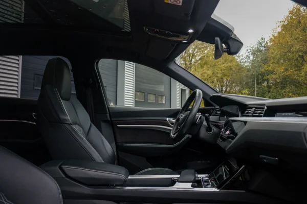 Foto 22 van fotogallerij Audi E-Tron 55 Quattro S-Line Pro Line Plus uit 2019