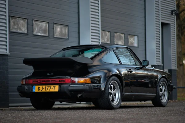 Foto 6 van fotogallerij Porsche 911 3.2 Carrera Turbo uit 1986