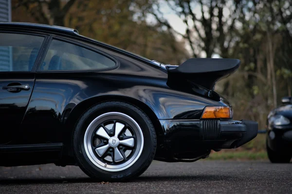 Foto 9 van fotogallerij Porsche 911 3.2 Carrera Turbo uit 1986