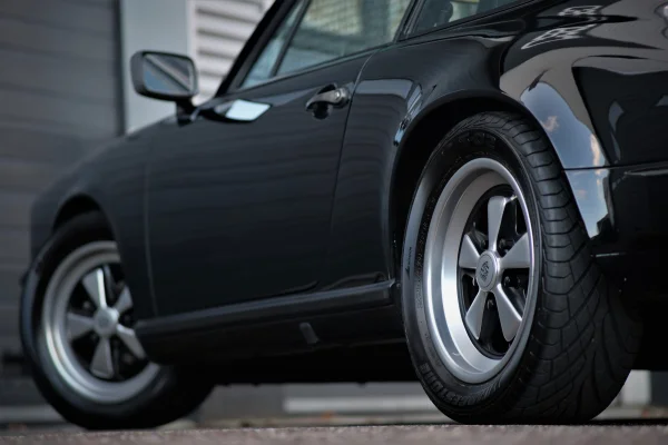 Foto 10 van fotogallerij Porsche 911 3.2 Carrera Turbo uit 1986