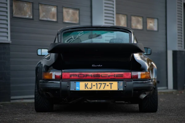 Foto 3 van fotogallerij Porsche 911 3.2 Carrera Turbo uit 1986