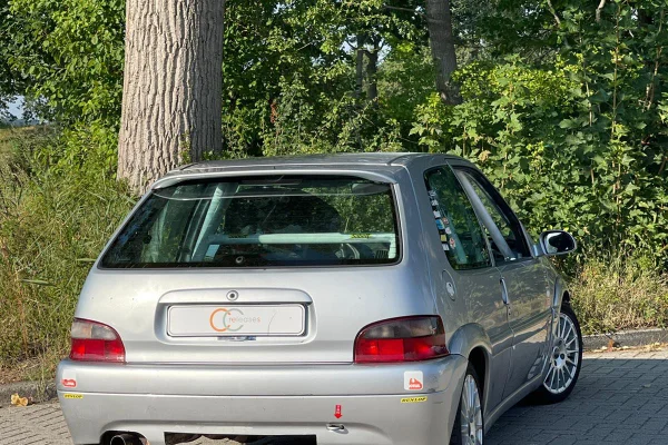 Foto 7 van fotogallerij Citroën Saxo 1.6i VTS 16v 3d uit 1996