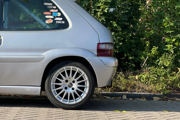 Foto 6 van fotogallerij Citroën Saxo 1.6i VTS 16v 3d uit 1996