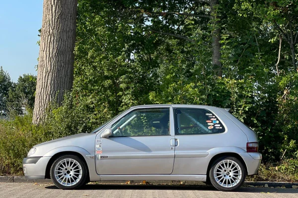 Foto 4 van fotogallerij Citroën Saxo 1.6i VTS 16v 3d uit 1996