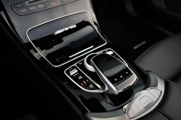 Foto 99 van fotogallerij Mercedes-Benz C63 AMG Cabrio uit 2018