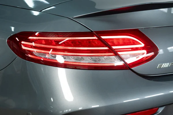 Foto 23 van fotogallerij Mercedes-Benz C63 AMG Cabrio uit 2018