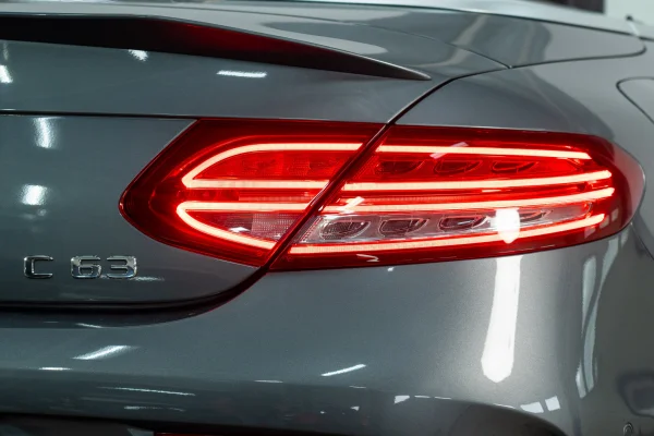 Foto 27 van fotogallerij Mercedes-Benz C63 AMG Cabrio uit 2018