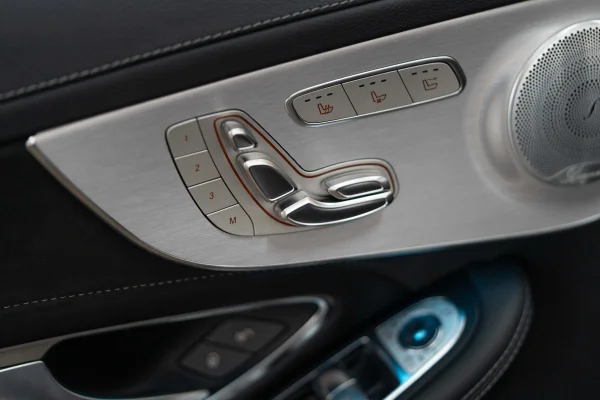 Foto 69 van fotogallerij Mercedes-Benz C63 AMG Cabrio uit 2018
