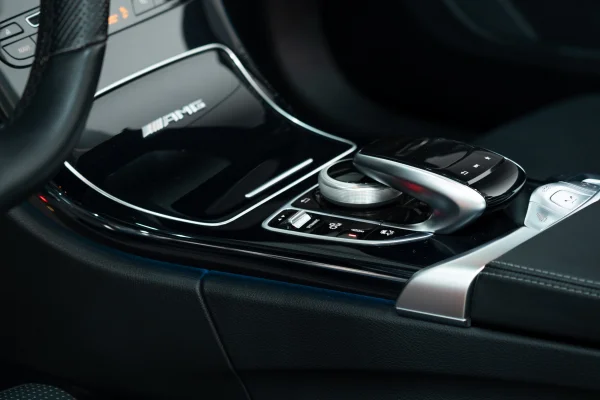 Foto 62 van fotogallerij Mercedes-Benz C63 AMG Cabrio uit 2018