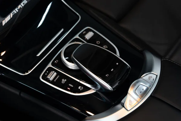Foto 63 van fotogallerij Mercedes-Benz C63 AMG Cabrio uit 2018