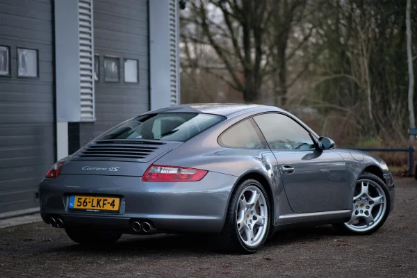 Foto 2 van fotogallerij Porsche 911 3.8 Carrera 4S Youngtimer uit 2005