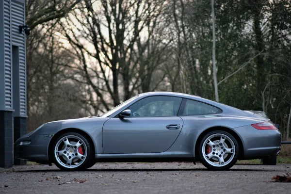 Foto 4 van fotogallerij Porsche 911 3.8 Carrera 4S Youngtimer uit 2005