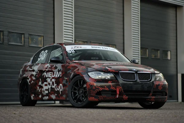 Foto 2 van fotogallerij BMW E90 330i Cup Racer uit 2022