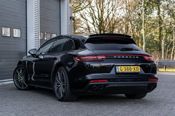 Foto 1 van fotogallerij Porsche Panamera Sport Turismo E-hybrid uit 2018
