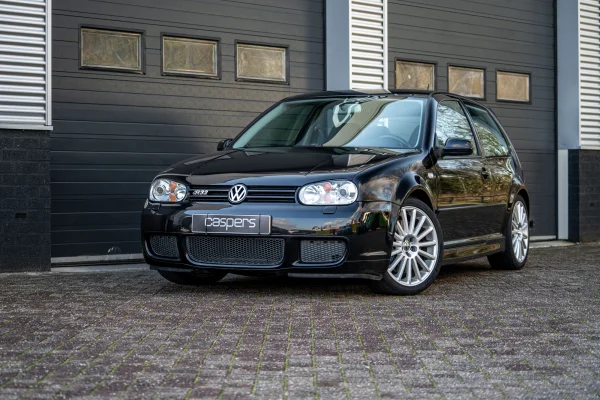 Foto 1 van fotogallerij Volkswagen Golf 4 3.2 VR6 R32 uit 2003