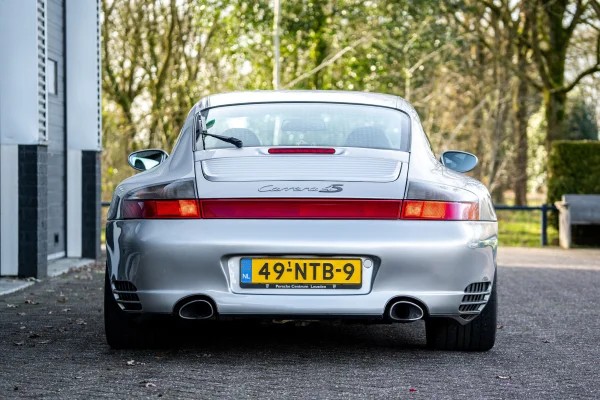 Foto 2 van fotogallerij Porsche 911 996 3.6 Carrera 4S uit 2002