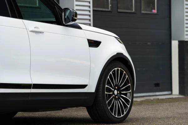 Foto 18 van fotogallerij Land Rover Discovery 5 uit 2018