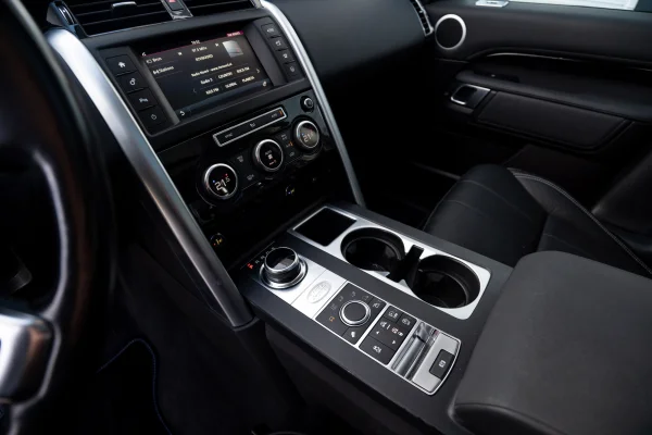 Foto 30 van fotogallerij Land Rover Discovery 5 uit 2018
