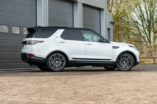 Foto 12 van fotogallerij Land Rover Discovery 5 uit 2018
