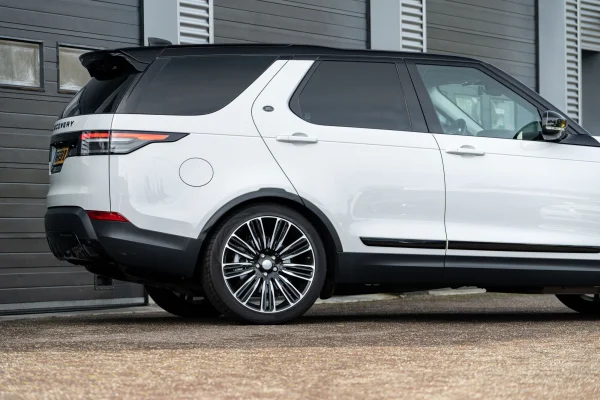 Foto 15 van fotogallerij Land Rover Discovery 5 uit 2018