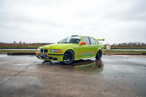 Foto 1 van fotogallerij BMW 325i E36 Sedan Ooperon Racer uit 1993