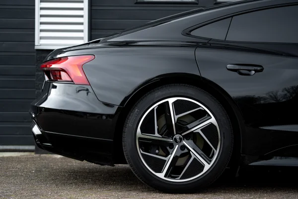 Foto 12 van fotogallerij Audi e-tron GT 93 kWh uit 2022