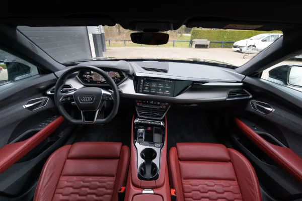 Foto 25 van fotogallerij Audi e-tron GT 93 kWh uit 2022