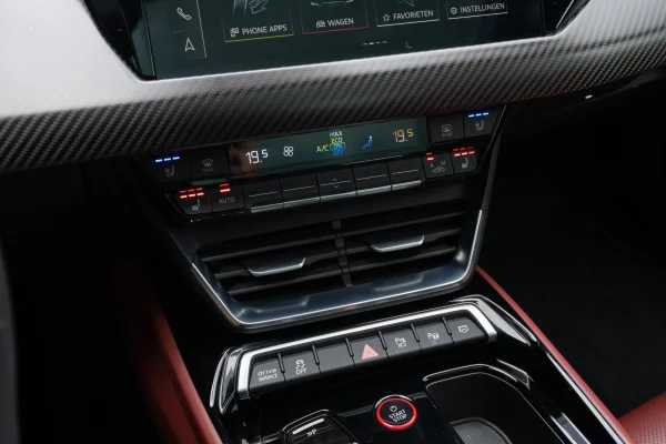 Foto 38 van fotogallerij Audi e-tron GT 93 kWh uit 2022