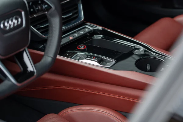 Foto 31 van fotogallerij Audi e-tron GT 93 kWh uit 2022