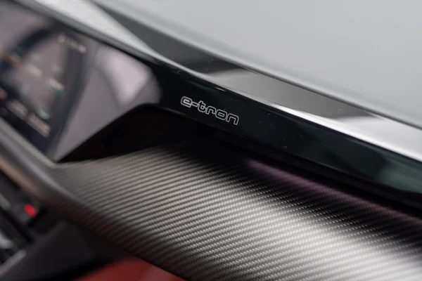 Foto 46 van fotogallerij Audi e-tron GT 93 kWh uit 2022