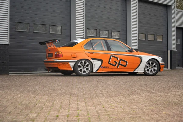 Foto 3 van fotogallerij BMW E36 325i CUP uit 1994