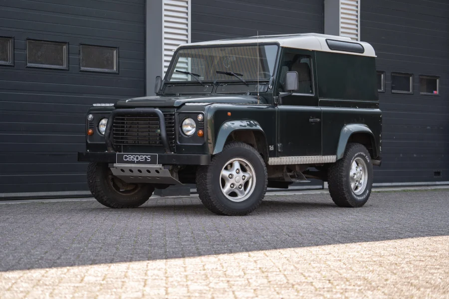 Foto 0 van fotogallerij Land Rover Defender 90 Grijskenteken uit 1998