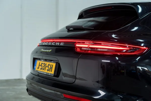 Foto 6 van fotogallerij Porsche Panamera Sport Turismo E-hybrid uit 2019