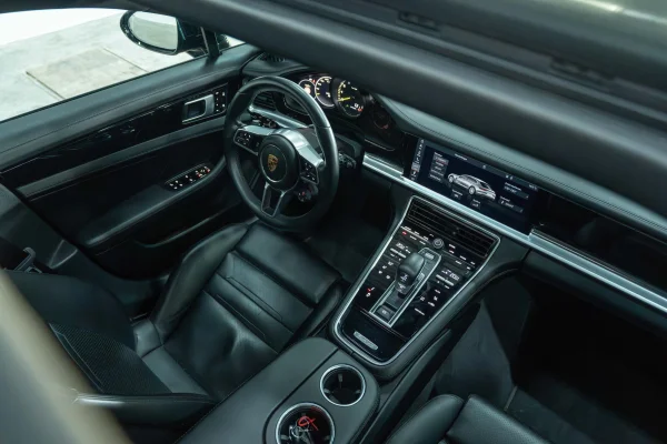 Foto 11 van fotogallerij Porsche Panamera Sport Turismo E-hybrid uit 2019