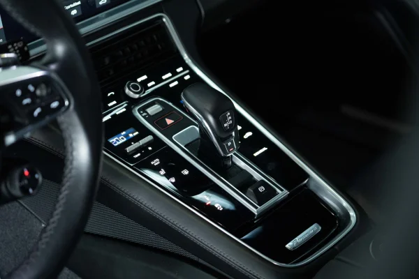 Foto 16 van fotogallerij Porsche Panamera Sport Turismo E-hybrid uit 2019