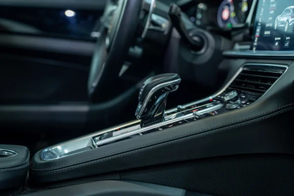 Foto 15 van fotogallerij Porsche Panamera Sport Turismo E-hybrid uit 2019