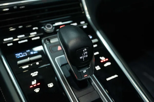 Foto 19 van fotogallerij Porsche Panamera Sport Turismo E-hybrid uit 2019