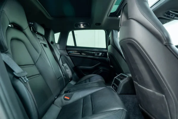 Foto 13 van fotogallerij Porsche Panamera Sport Turismo E-hybrid uit 2019