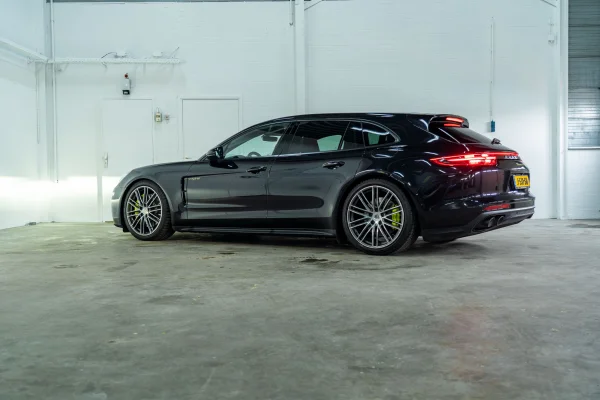 Foto 2 van fotogallerij Porsche Panamera Sport Turismo E-hybrid uit 2019