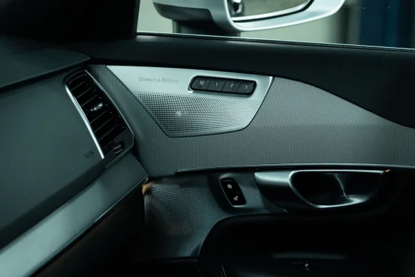 Foto 31 van fotogallerij Volvo XC90 T6 AWD R-Design uit 2018